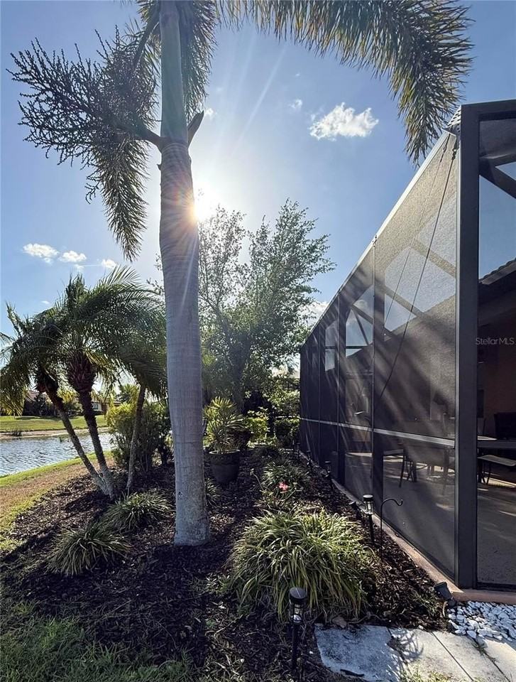 352 Laurel Falls Dr - Photo 6 of 50