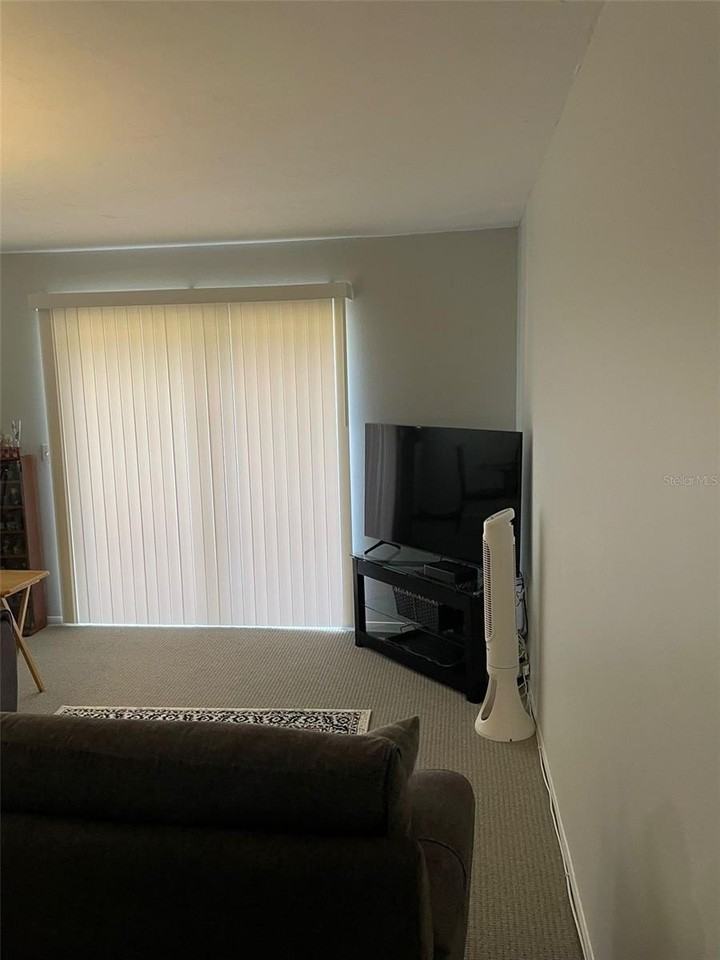 2725 Hidden Lake Blvd #C - Photo 4 of 21