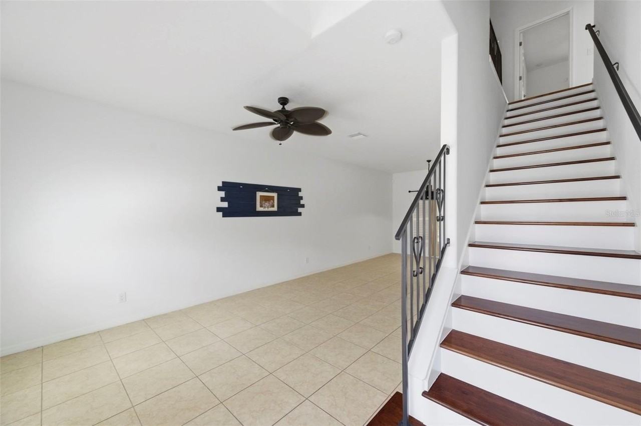 4118 Woodacre Ln - Photo 4 of 50