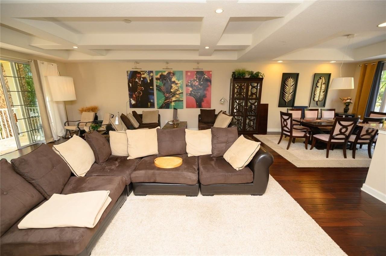 1113 Bolton Pl - Photo 7 of 41