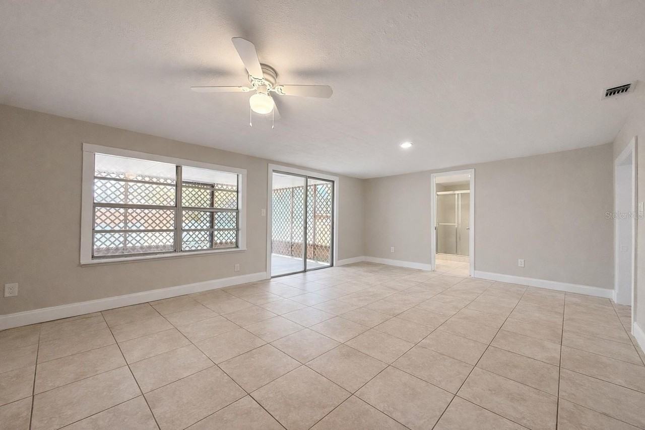 7018 54th Ave N - Photo 6 of 19