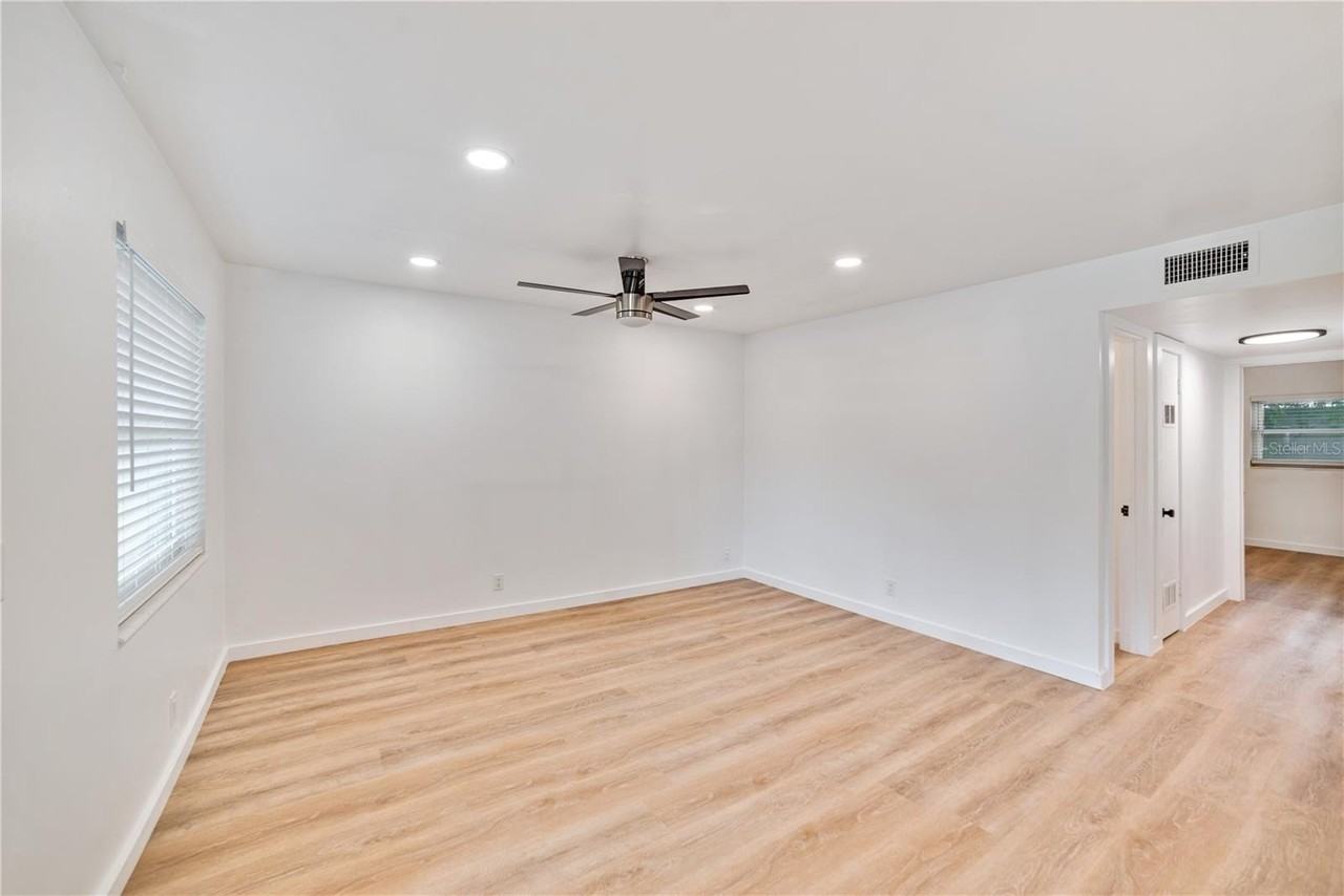 4413 W Rogers Ave - Photo 4 of 34