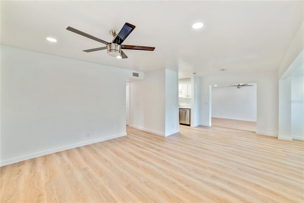 4413 W Rogers Ave - Photo 6 of 34