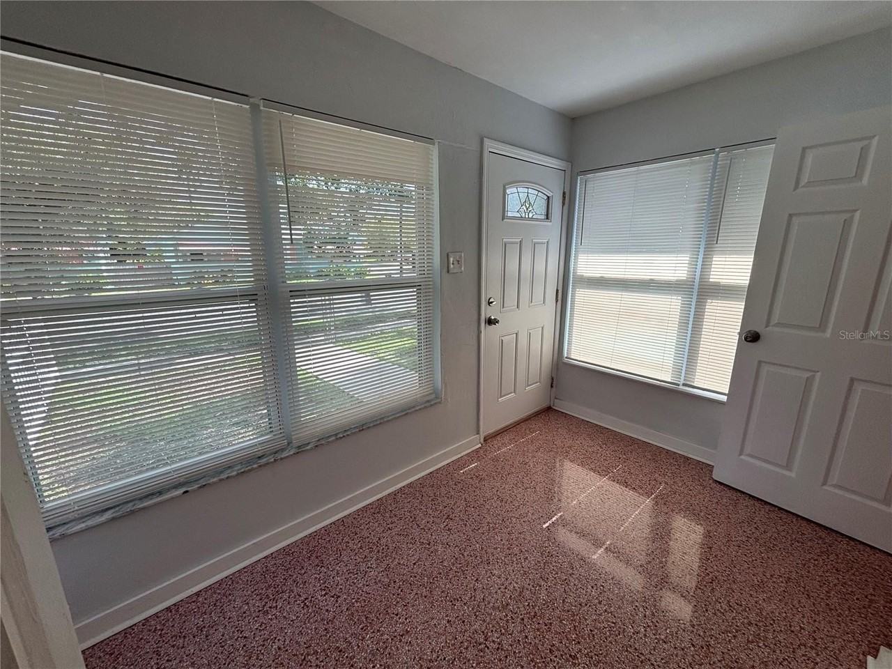 422 15th Ave S - Photo 3 of 21