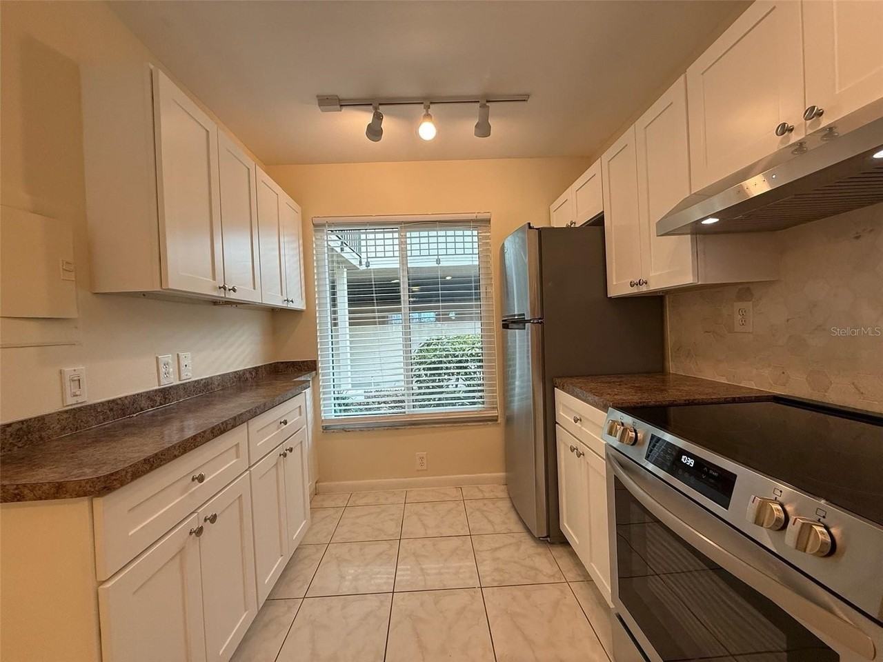 6219 Palma Del Mar Blvd S #105 - Photo 7 of 25