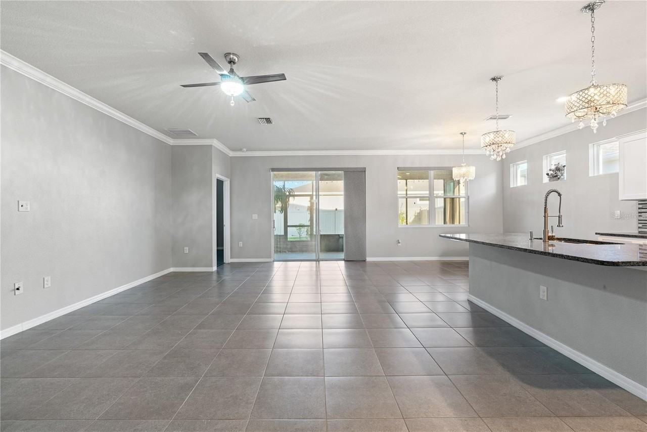 1092 Pipestone Pl - Photo 6 of 24