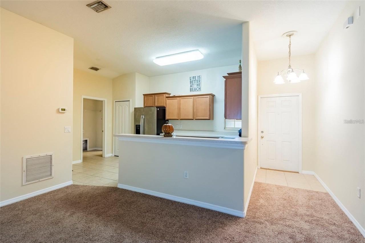 8117 Alamosa Wood Ave - Photo 3 of 18