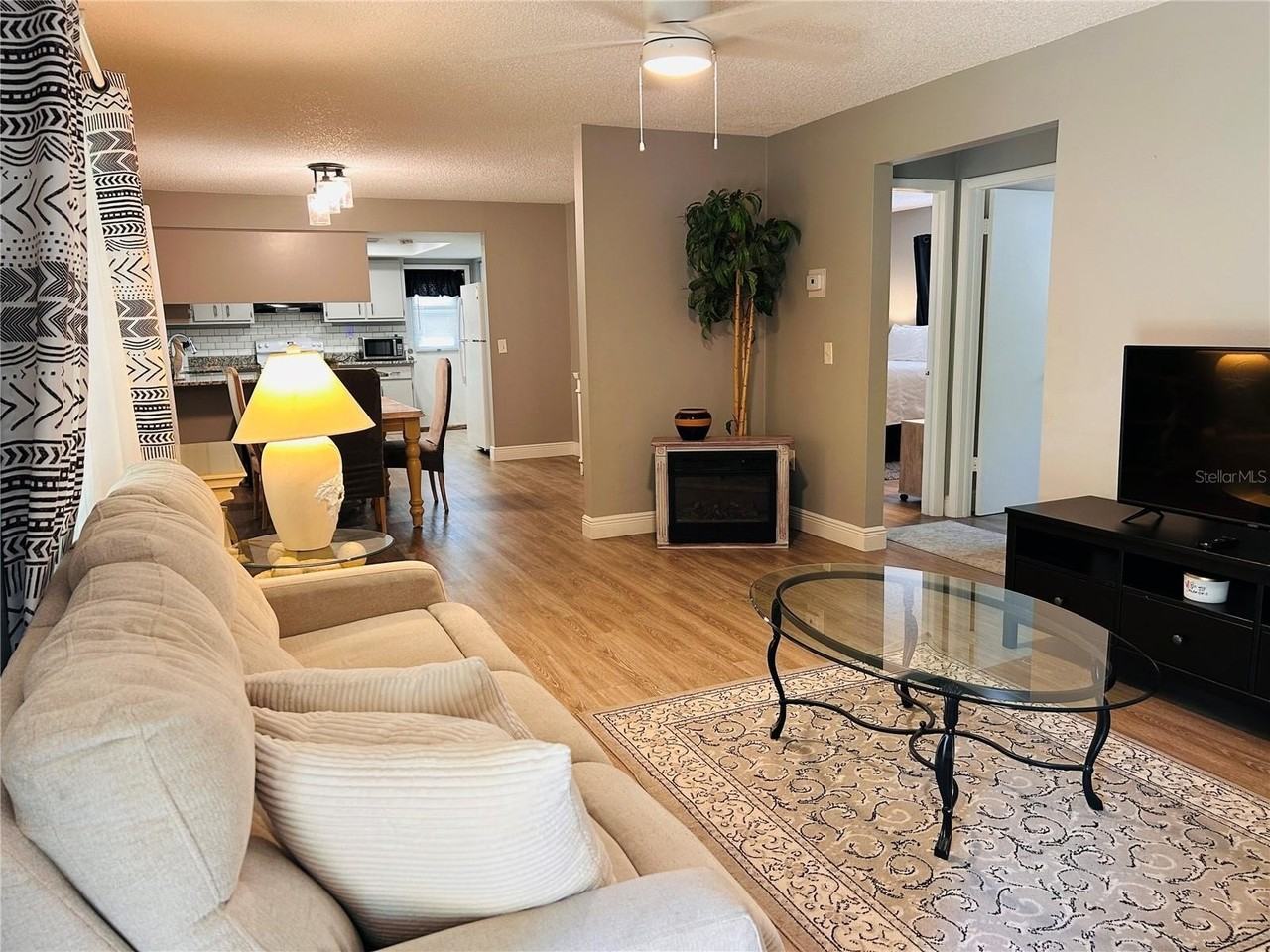 6031 Wyoming Ave - Photo 3 of 22