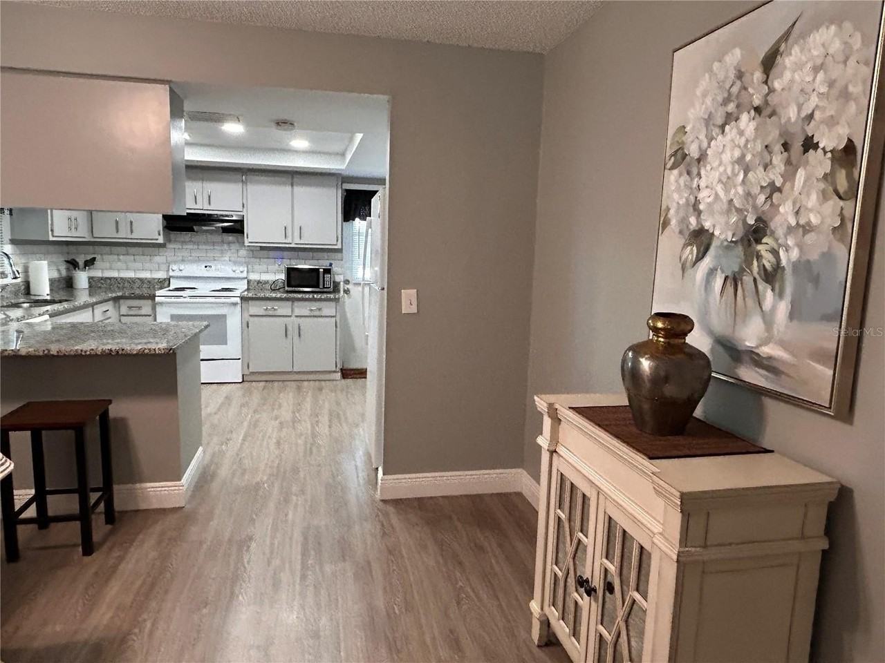 6031 Wyoming Ave - Photo 7 of 22