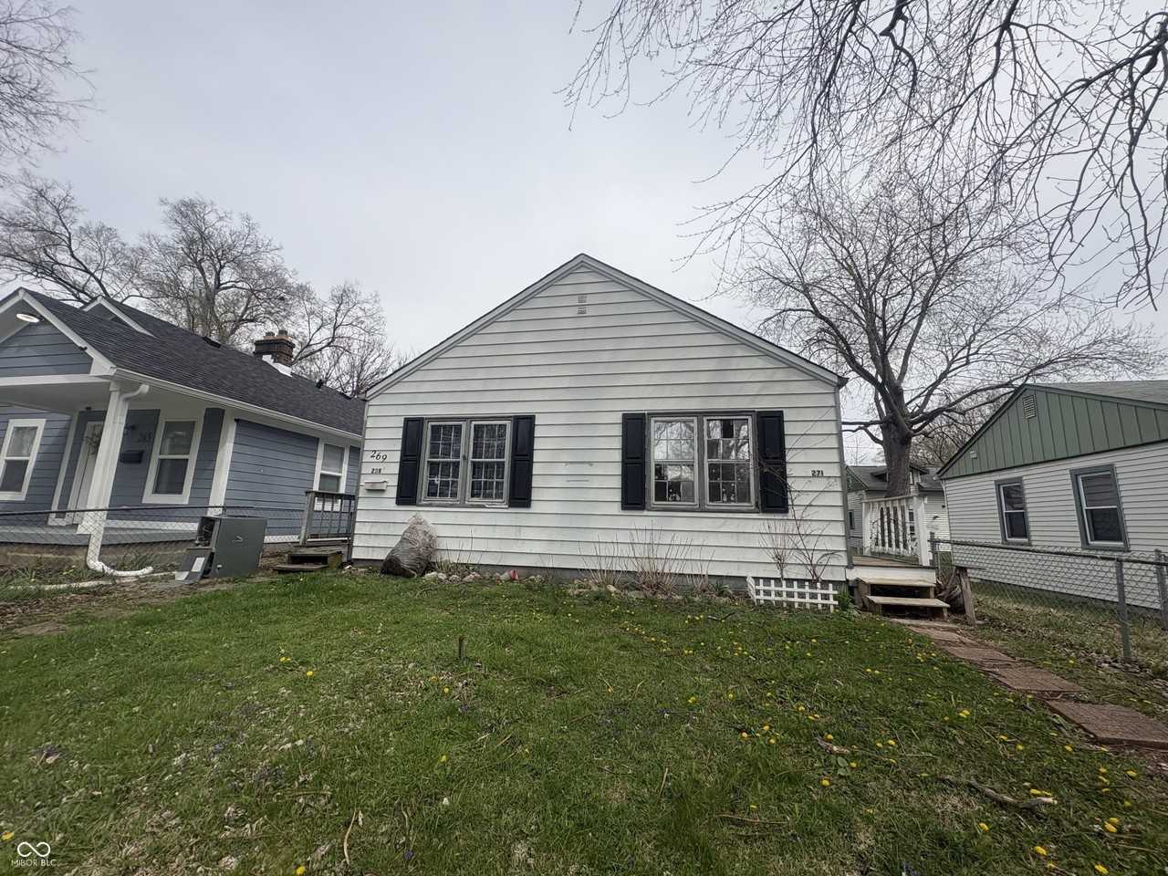 269 S Dearborn St - Photo 2 of 8