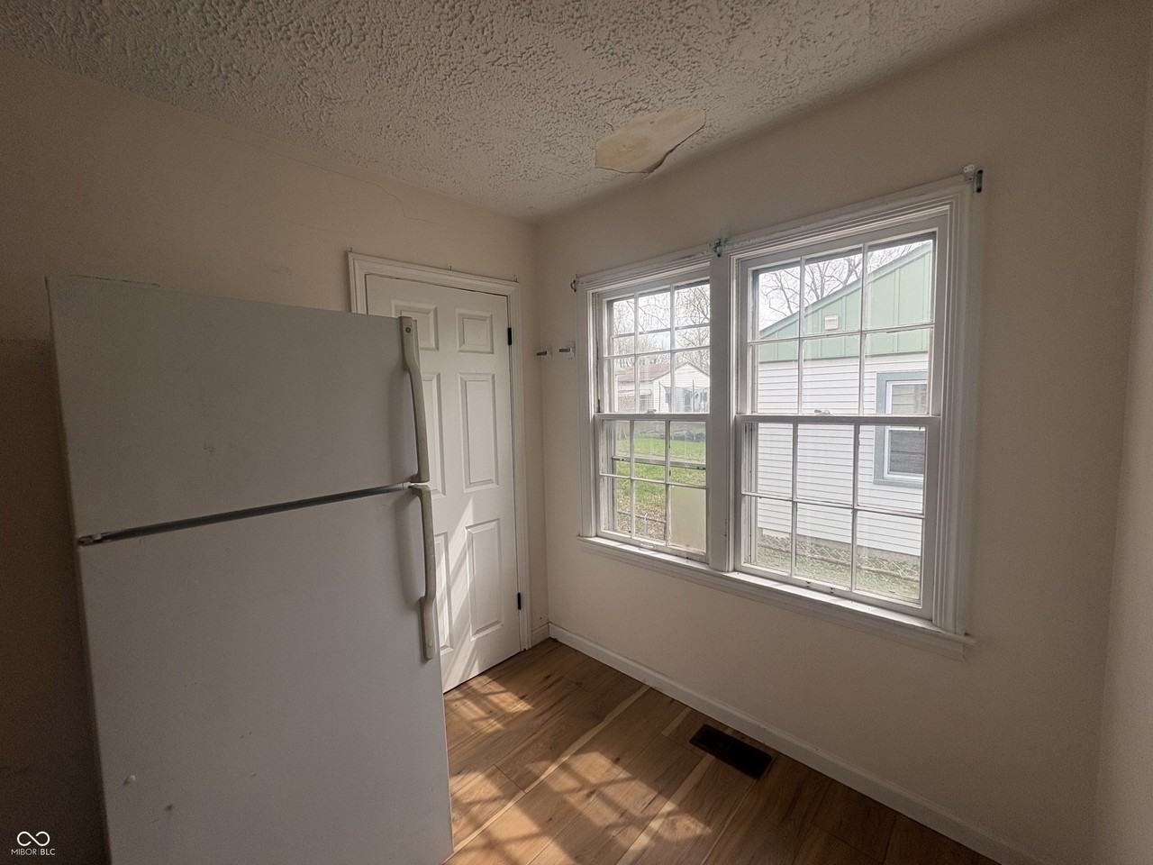 269 S Dearborn St - Photo 6 of 8