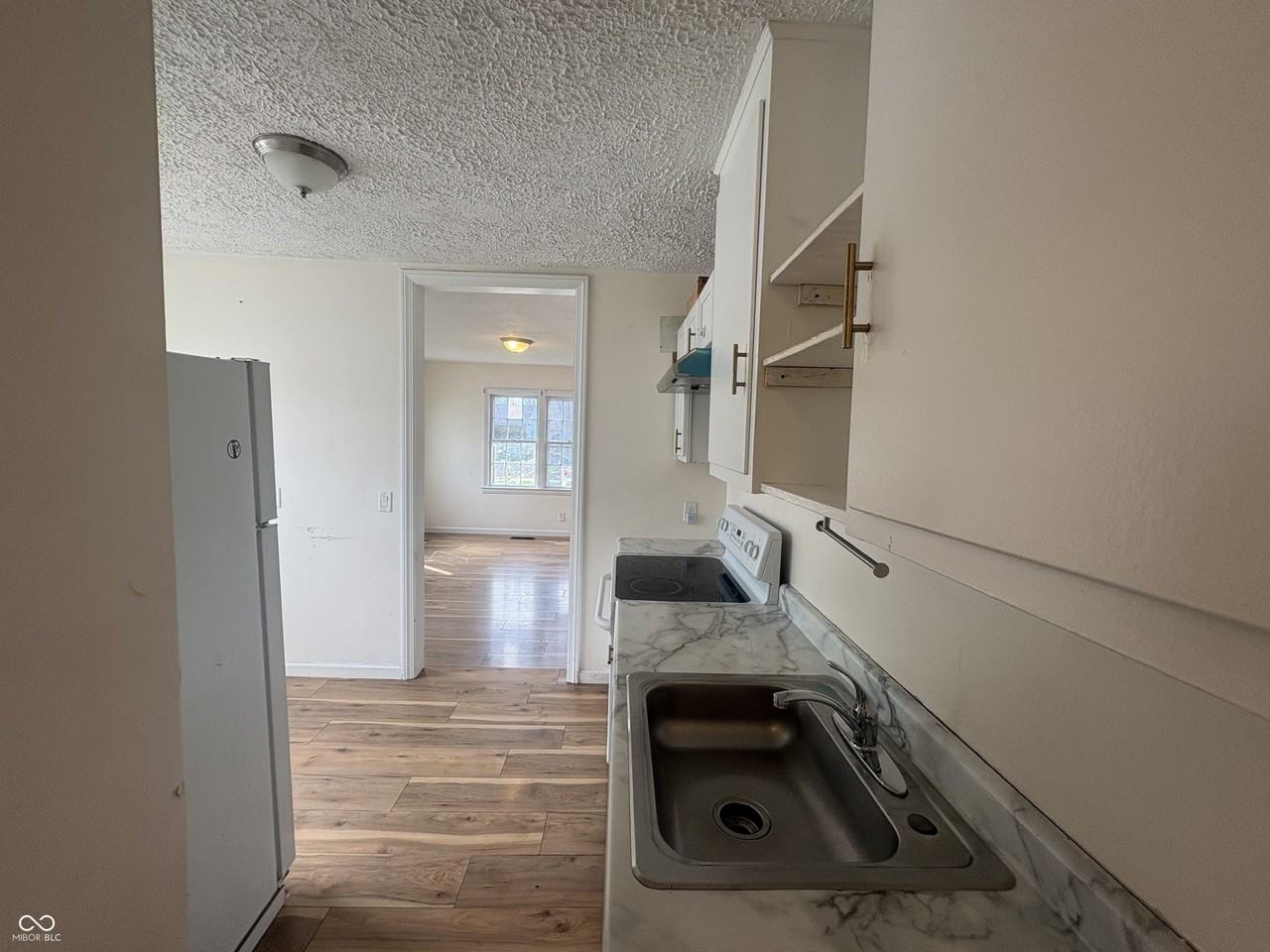 269 S Dearborn St - Photo 7 of 8