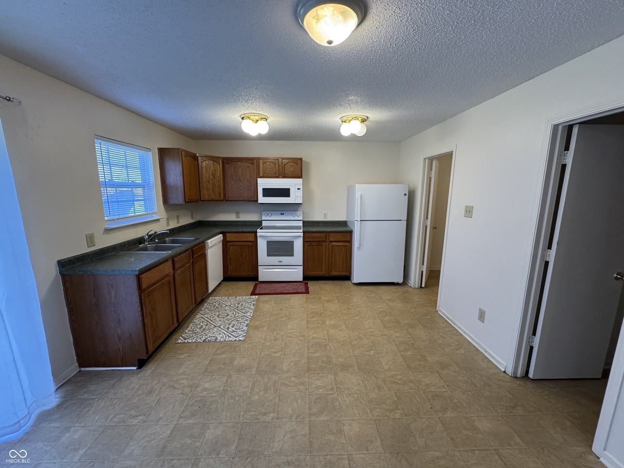 2274 Bridlewood Dr - Photo 6 of 29