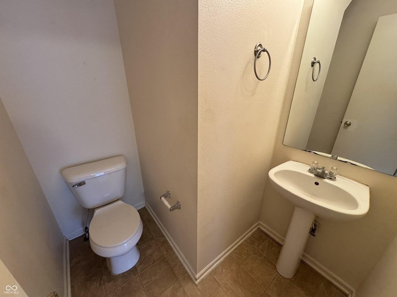 2274 Bridlewood Dr - Photo 7 of 29