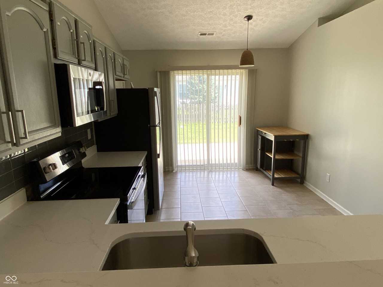 11229 Spring Blossom Ln - Photo 4 of 15