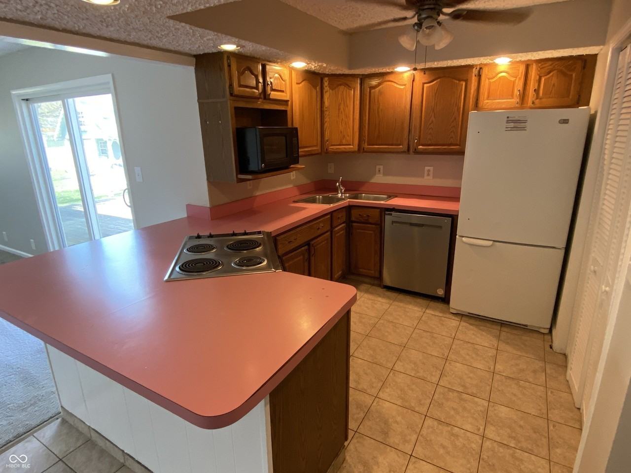 1036 E Auman Dr - Photo 4 of 19