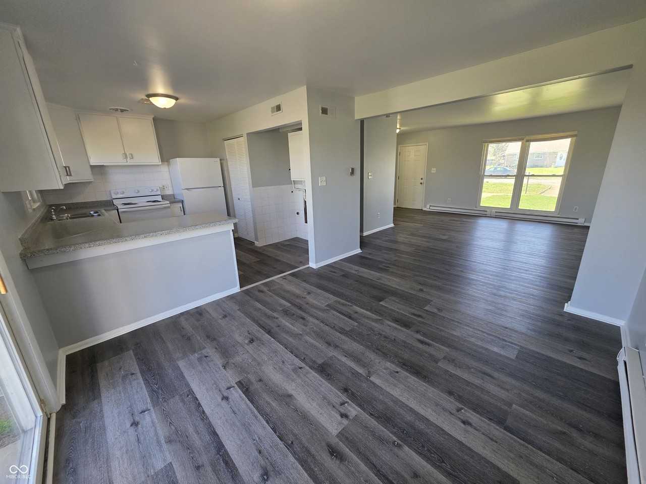 3823 Biscayne Rd - Photo 4 of 21