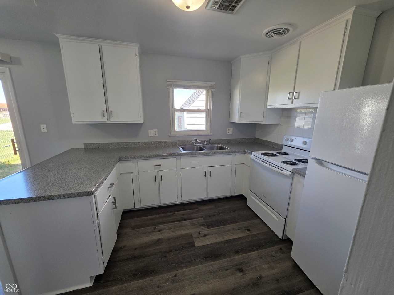 3823 Biscayne Rd - Photo 6 of 21