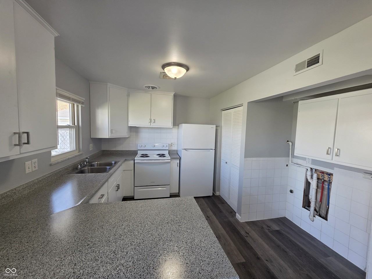 3823 Biscayne Rd - Photo 7 of 21