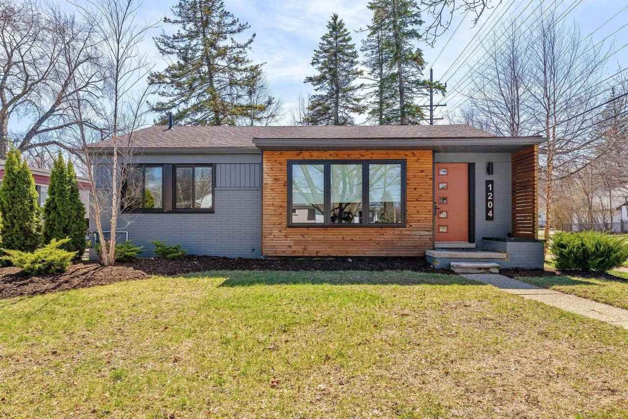 1204 Woodlawn Ave - Photo 3 of 50