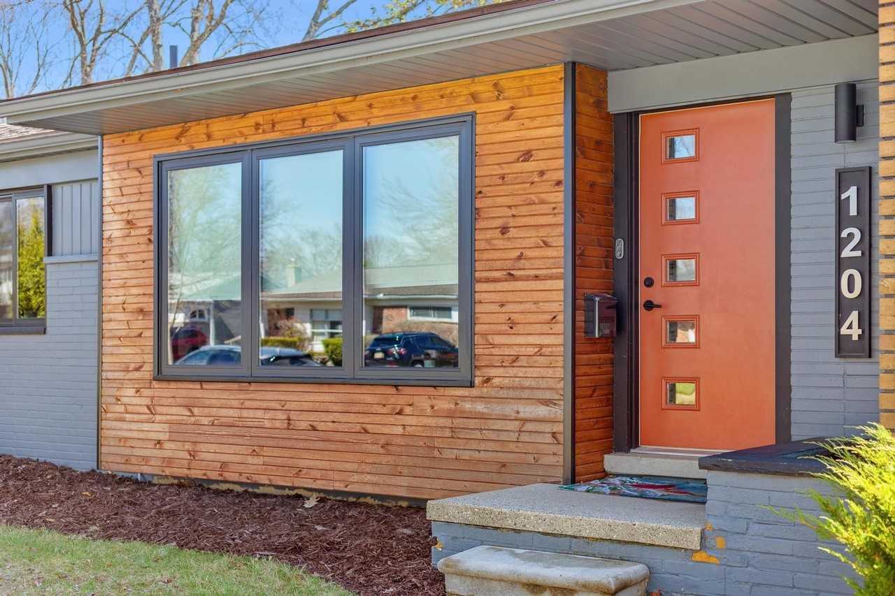 1204 Woodlawn Ave - Photo 5 of 50