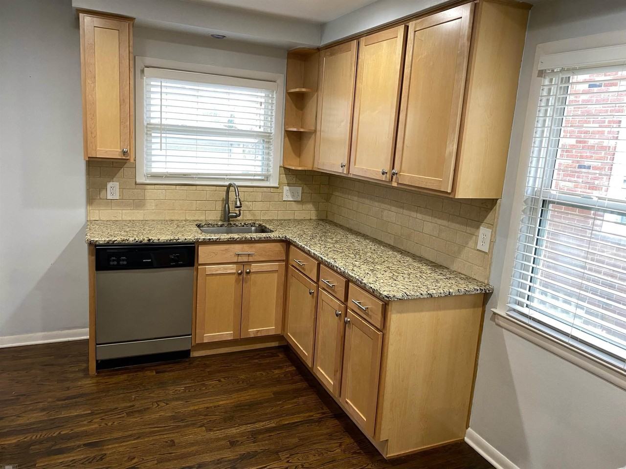 1614 Aline Dr - Photo 3 of 8