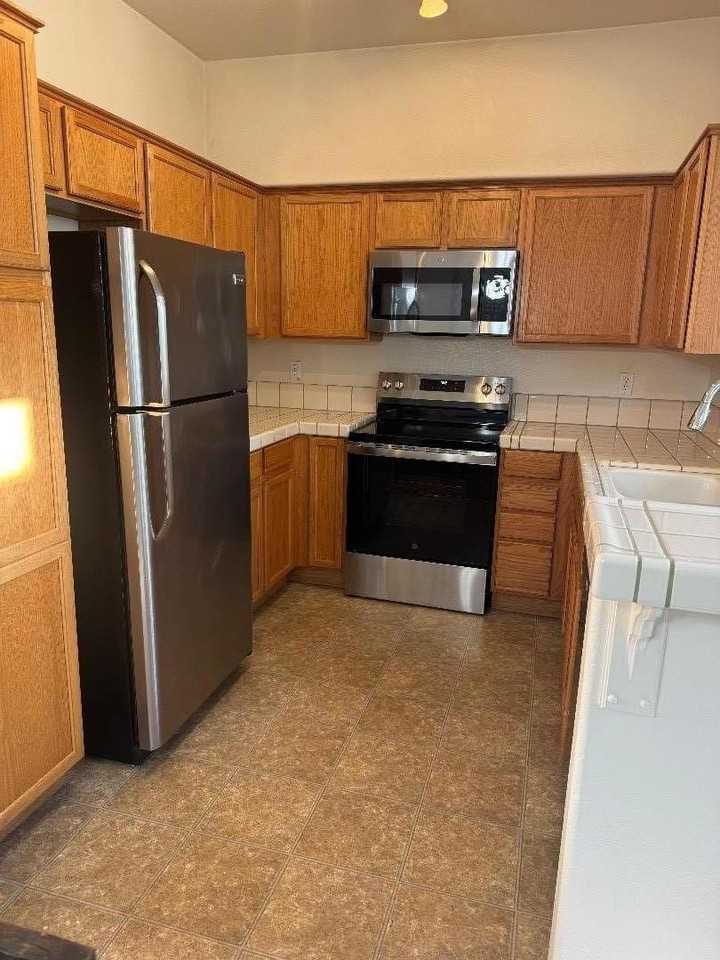 624 Gardenia Pl - Photo 4 of 12