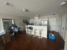 featured image of 425 New York Ave