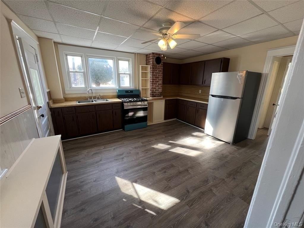 47 Maples Ln - Photo 3 of 11