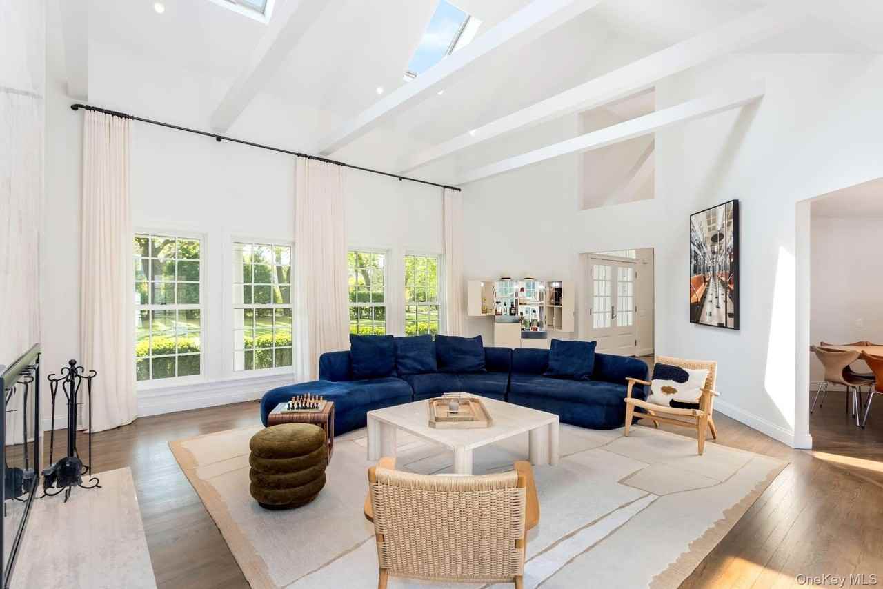 48 Sheppard St - Photo 4 of 13