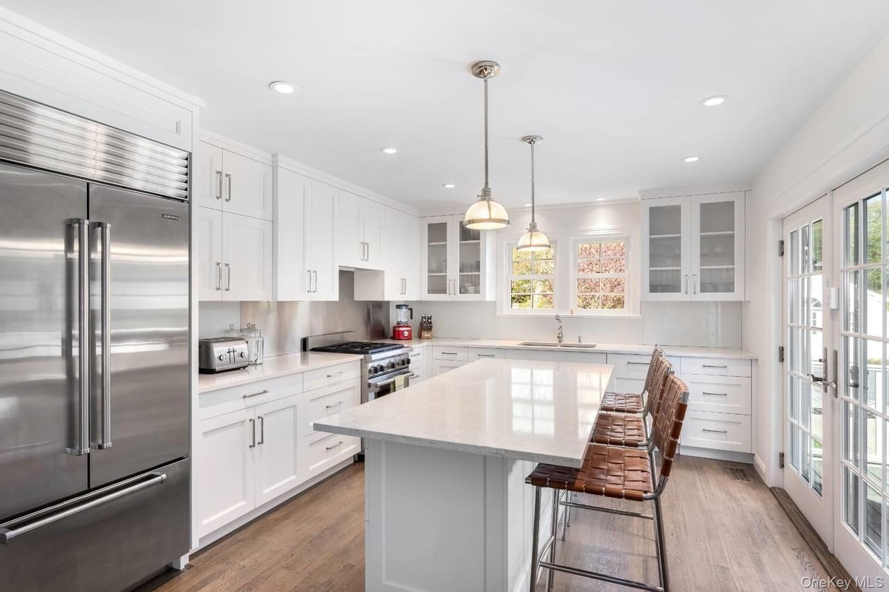 48 Sheppard St - Photo 5 of 13