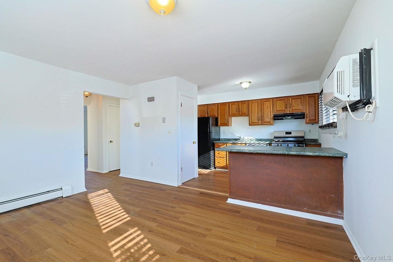 25 Pierces Rd Apt 22 - Photo 3 of 23