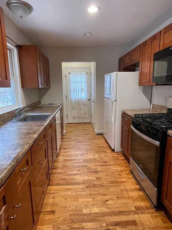 95 Old Mountain Rd - Photo 2 of 23