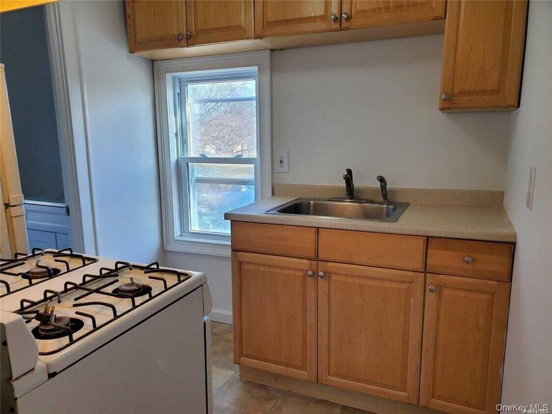 40 Amity St - Photo 6 of 10