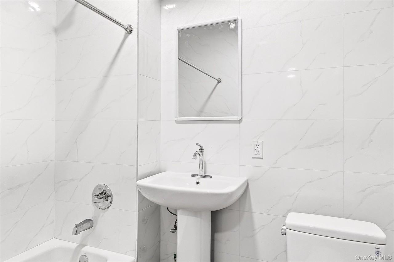 2043 Webster Ave - Photo 4 of 4