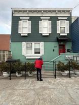 3939 Crescent St - Photo 1 of 1