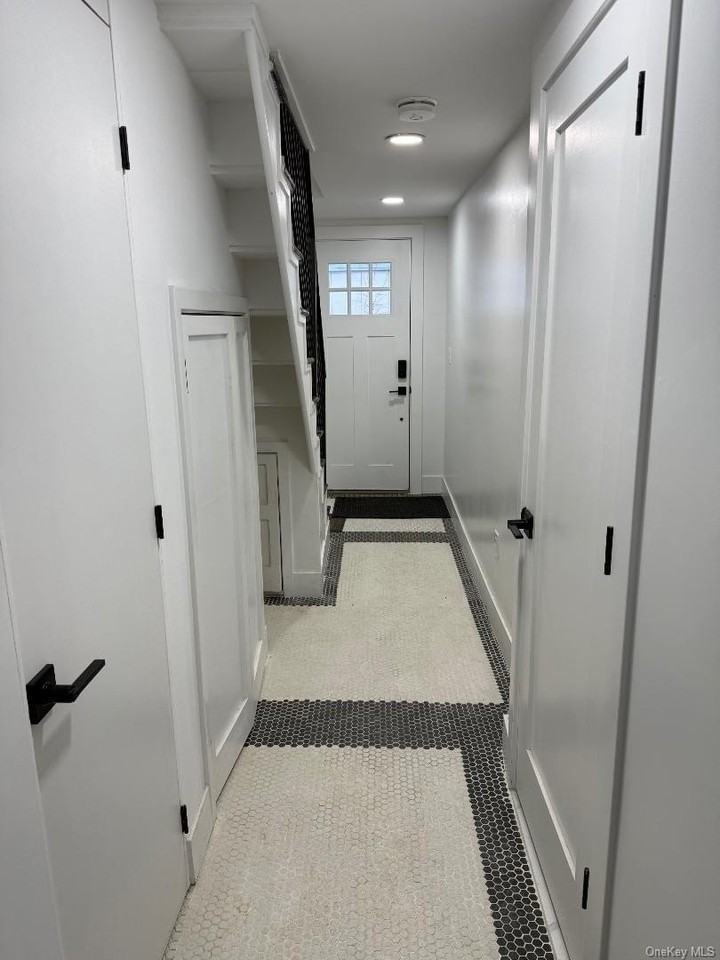 3939 Crescent St - Photo 2 of 26