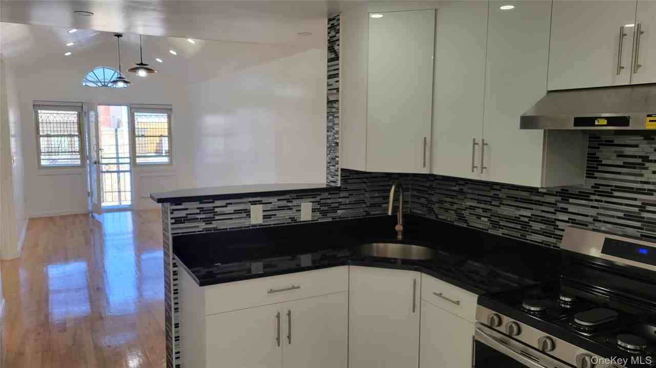 3116 60th St - Photo 4 of 14