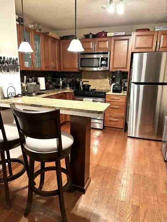 881 Broadway Apt 9 - Photo 5 of 9