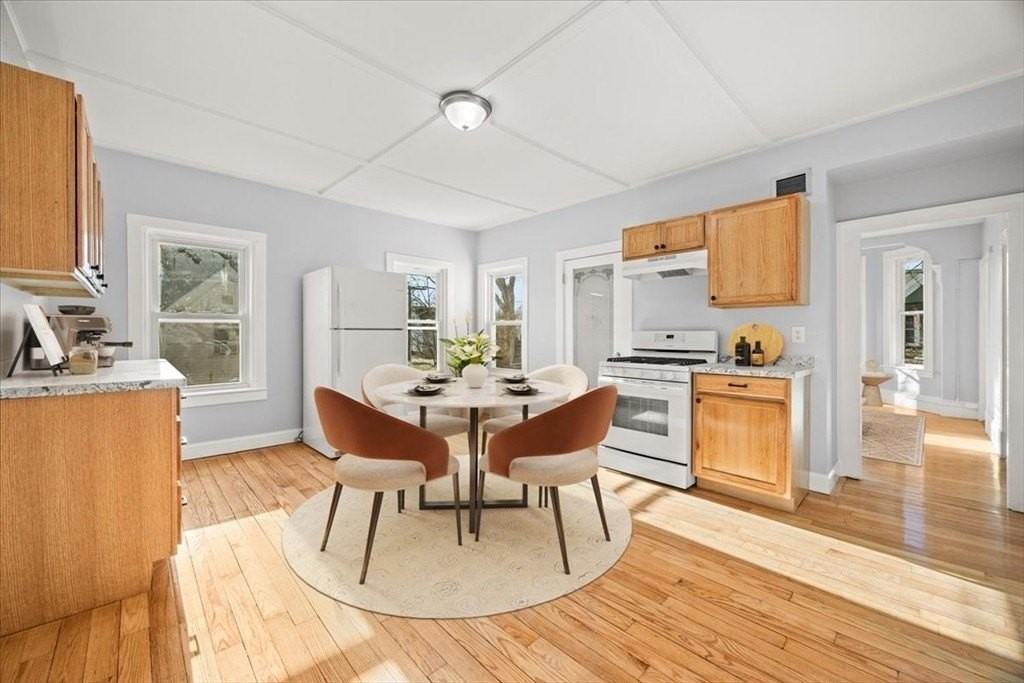58 Calmar St #2 - Photo 4 of 12