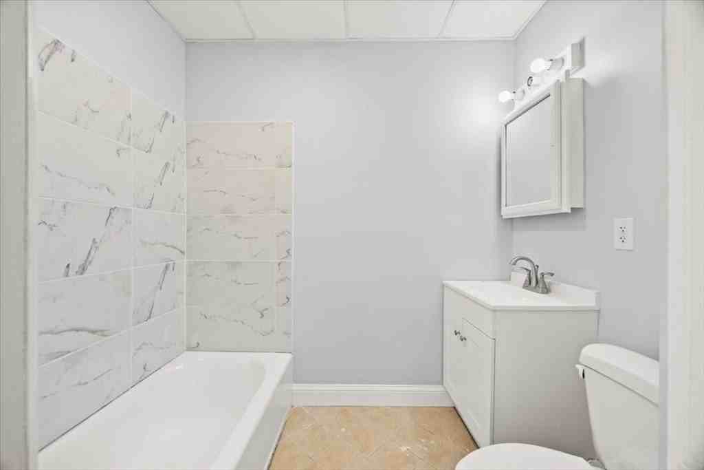 60 Calmar St #3 - Photo 5 of 9