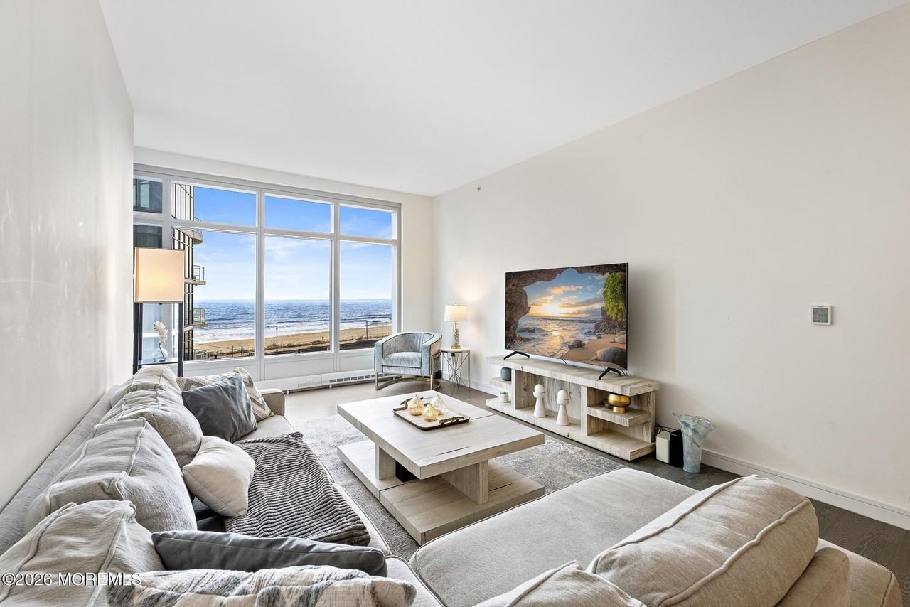 15 Morris Ave #416