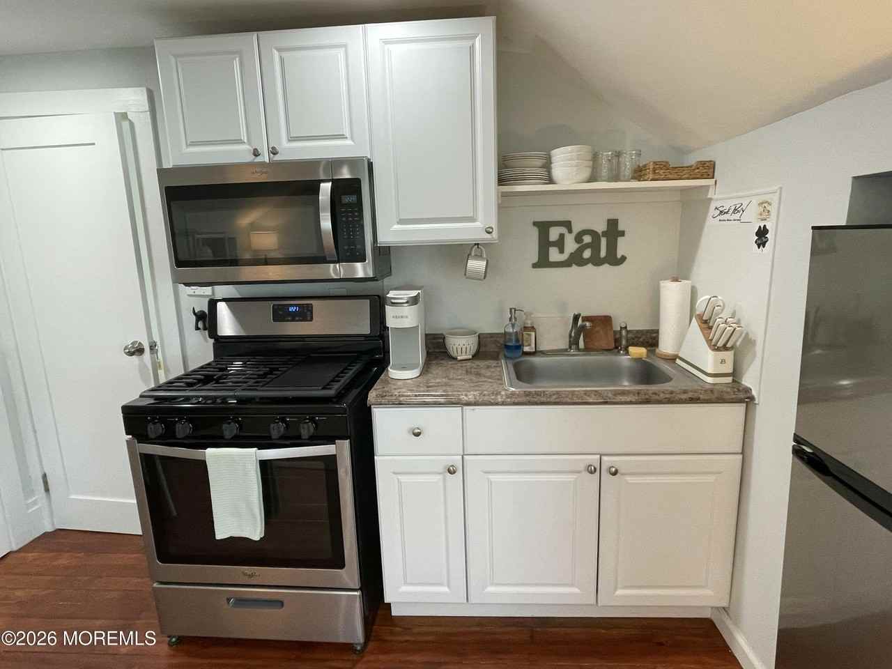 205 1/2 Euclid Ave - Photo 3 of 9
