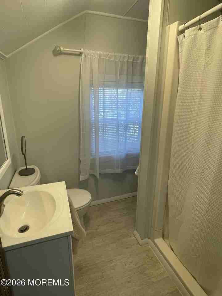 205 1/2 Euclid Ave - Photo 4 of 9