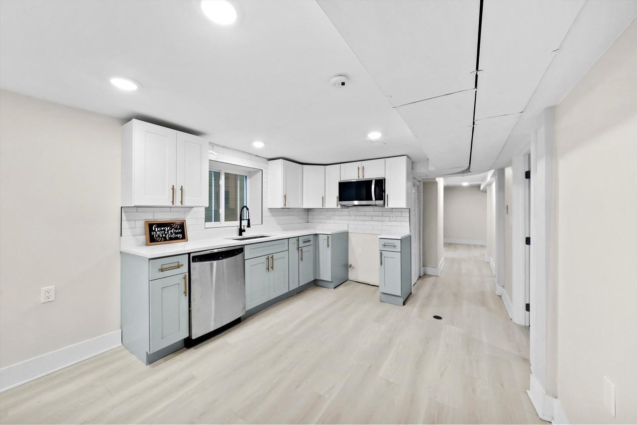 3236 W Eastwood Ave Unit G - Photo 2 of 10