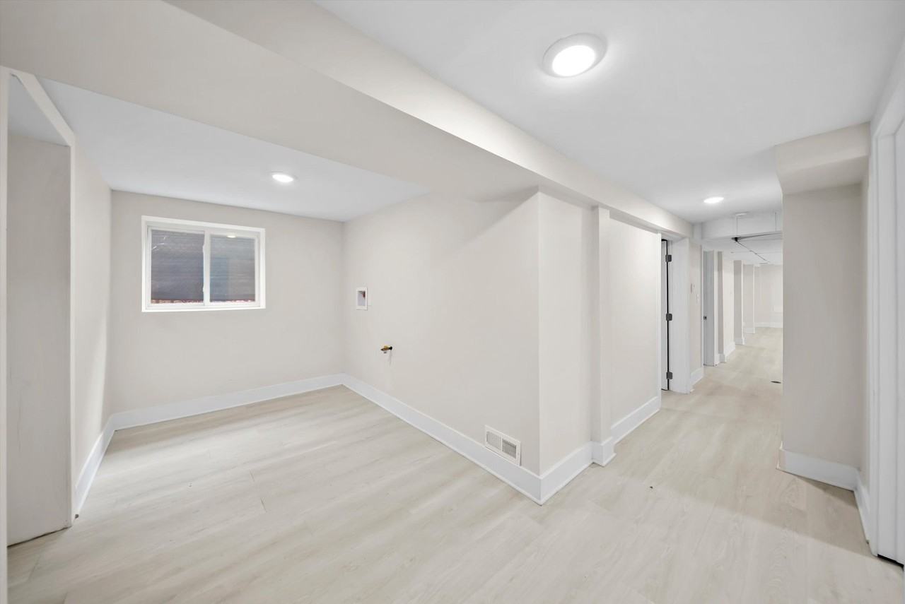 3236 W Eastwood Ave Unit G - Photo 4 of 10