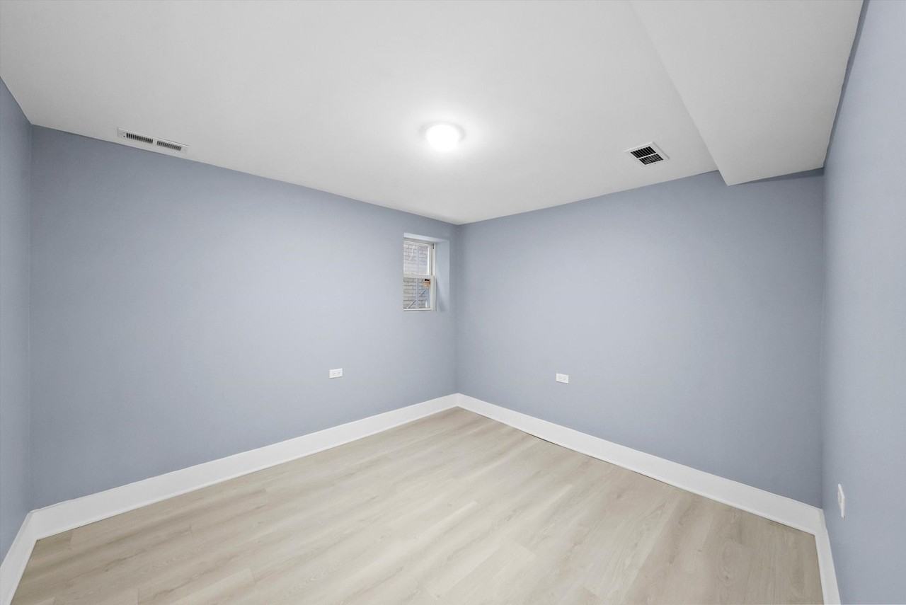 3236 W Eastwood Ave Unit G - Photo 5 of 10