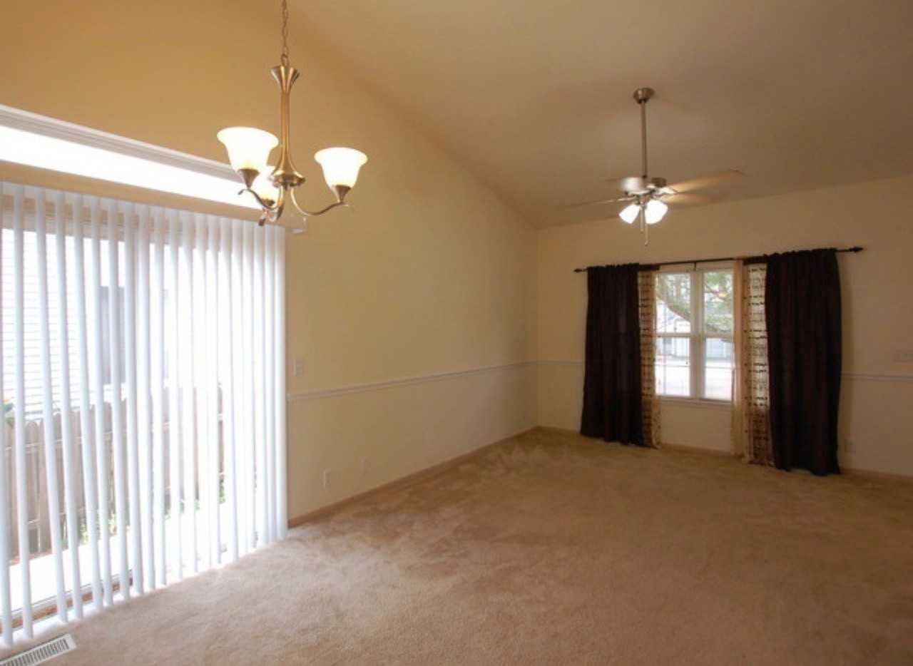 14019 S Oakdale Cir - Photo 2 of 15
