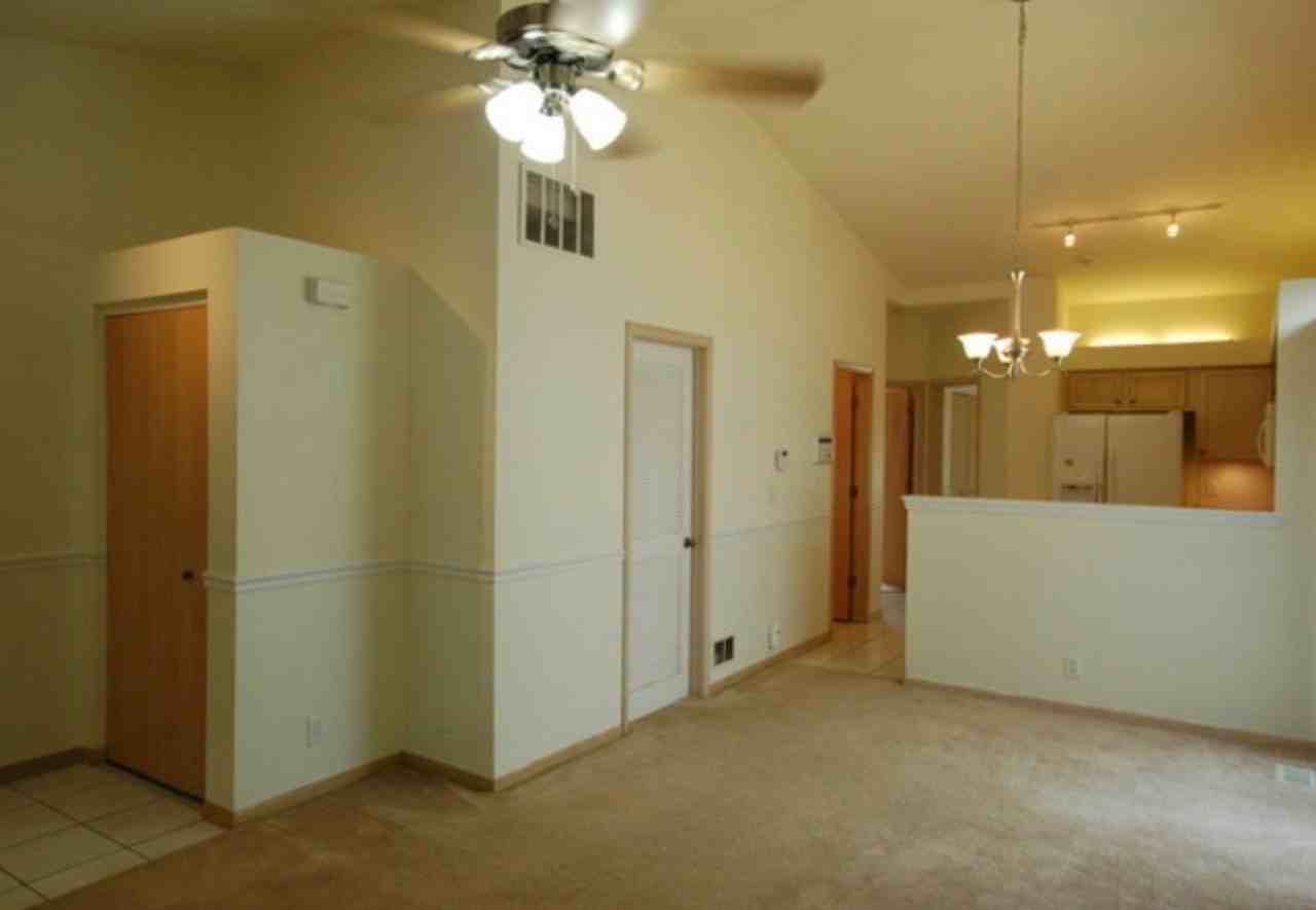 14019 S Oakdale Cir - Photo 4 of 15