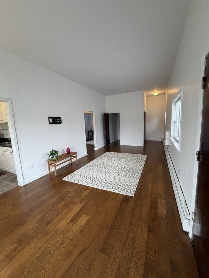 1995 Howard Ave Apt 1f - Photo 2 of 24